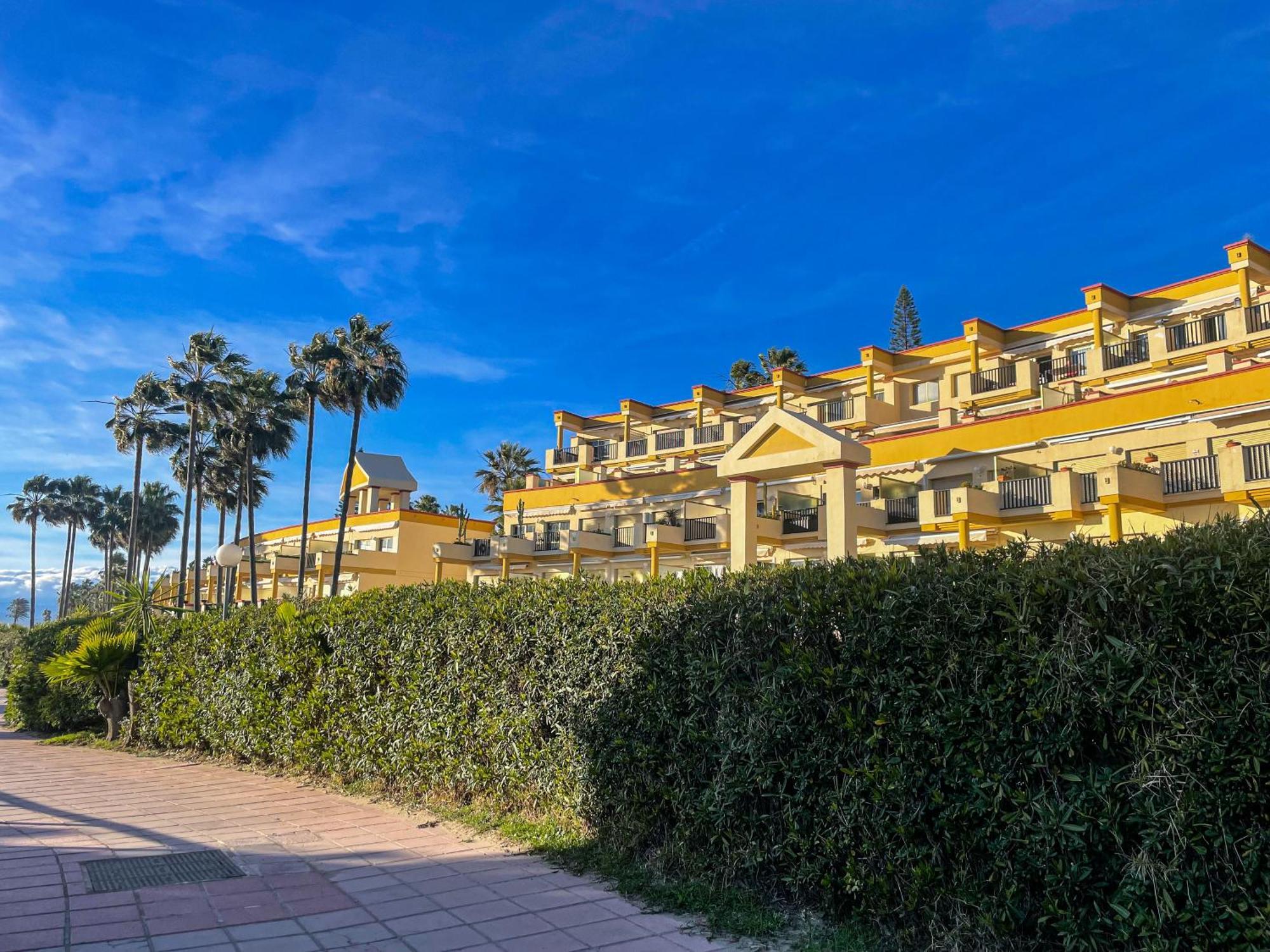 Modern Beach Apartment Romana Playa 723 In Marbella, Elviria Exterior foto